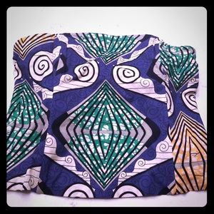 Colorful, strapless top!